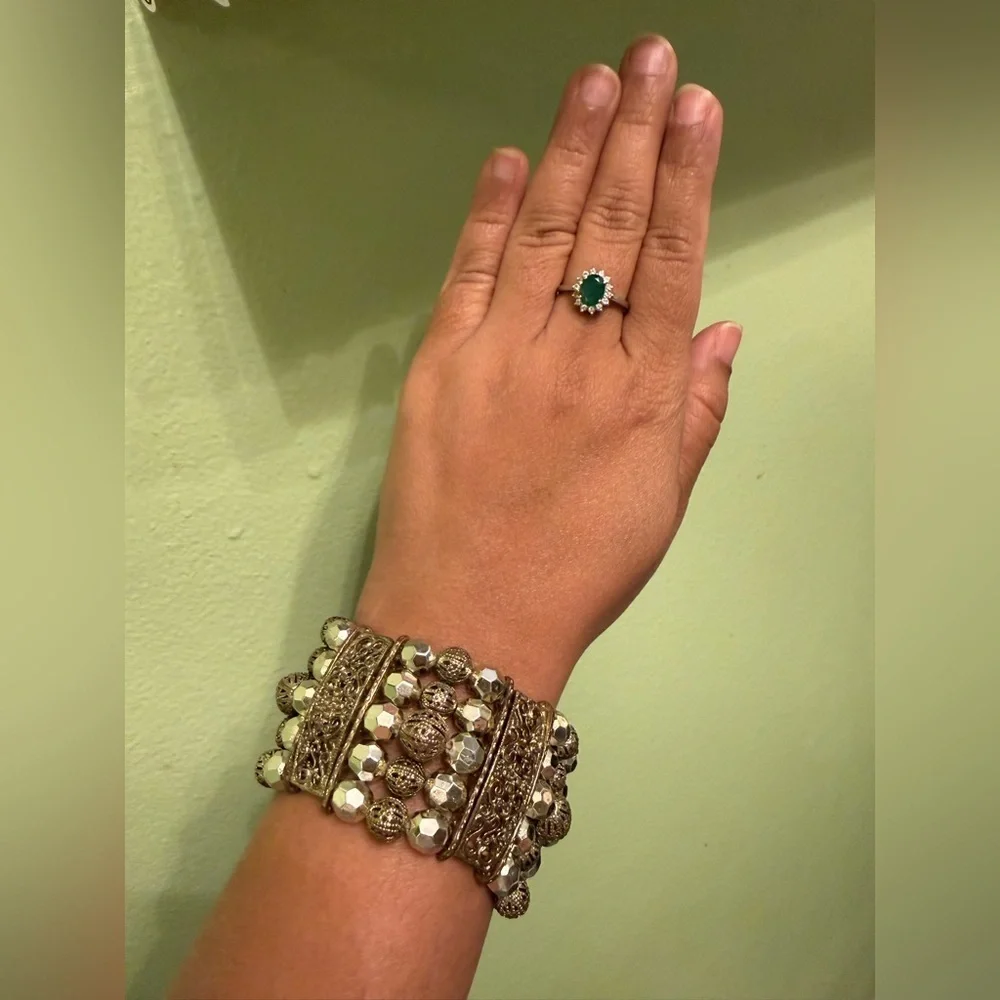Elegant Gold Beaded Bracelet - Picture 1 of 6
